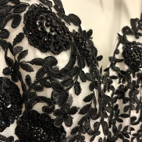 🎉🎉🎉HOST PICK!!! 🎉🎉🎉TLC Say Yes Created For Macy’s Black & White Long Formal Gown - Picture 11 of 16